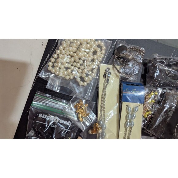 Mixed Lot Of Craft & Wearable DIY Jewelry Supplies Bracelets Earrings Necklaces - Picture 10 of 10